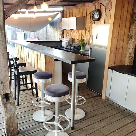 度假居 Tres Proche Angers: Chaleureuse Maison, Piscine, Amis, Famille *
