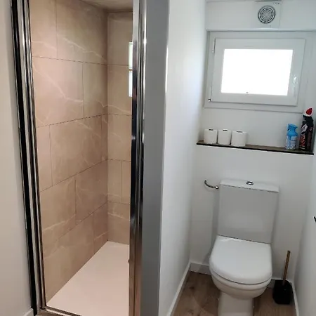펜션 Tres Proche Angers: Chaleureuse Maison, Piscine, Amis, Famille *