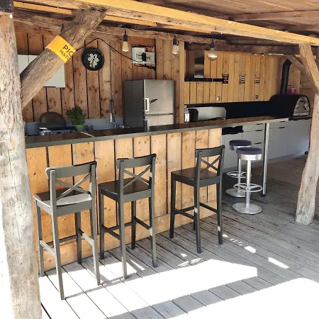 Tres Proche Angers: Chaleureuse Maison, Piscine, Amis, Famille