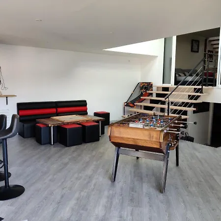 펜션 Tres Proche Angers: Chaleureuse Maison, Piscine, Amis, Famille Trélazé